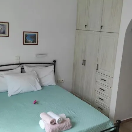 Delfinaki Apartment *